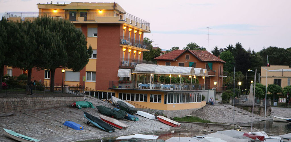 Hotel Capri - Hotel a Lesa sul Lago Maggiore